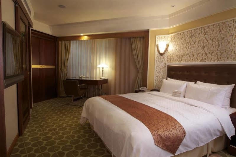 Royal Palace Hotel Taipeh Exterior foto